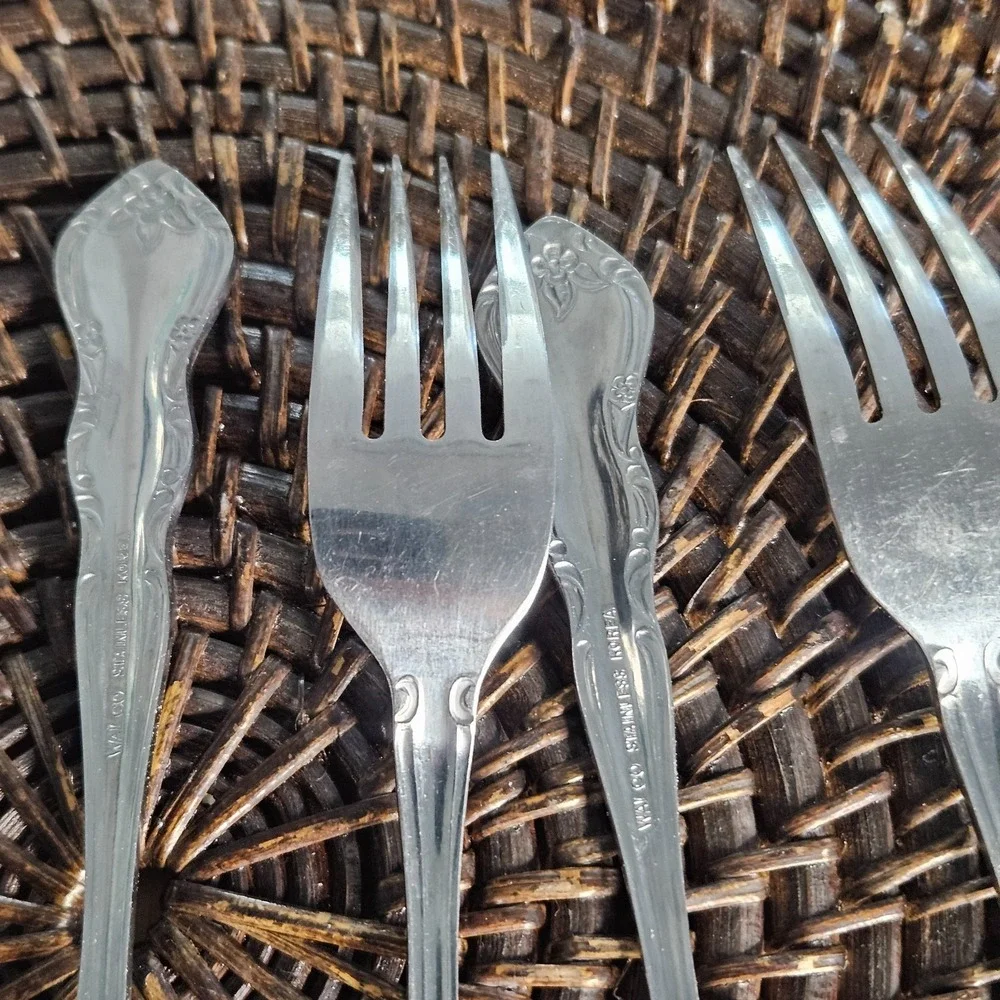 Lot of 4 Walco Discretion Stainless Korea‎ Dinner Forks